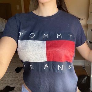 URBAN OUTFITTERS Tommy Hilfiger tee